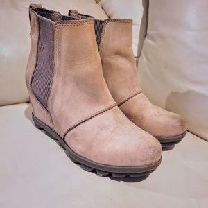 Sorel Joan of Arctic Wedge II Chelsea size 8.5
